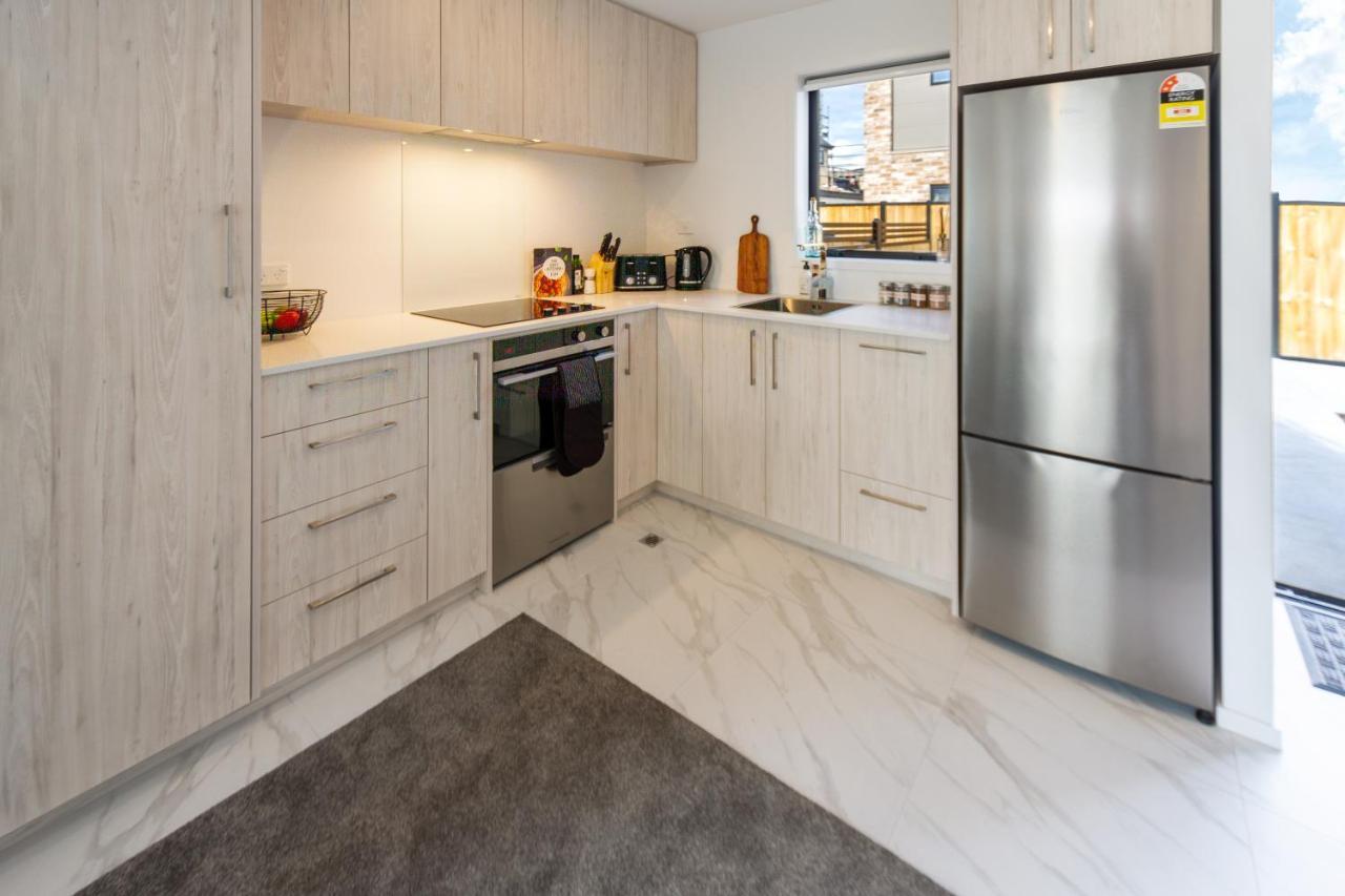 Riccarton 2 Bed 1 Bath W/Garage Apartment Крайстчърч Екстериор снимка
