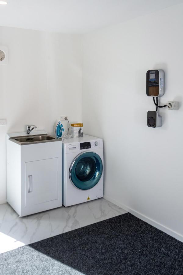 Riccarton 2 Bed 1 Bath W/Garage Apartment Крайстчърч Екстериор снимка